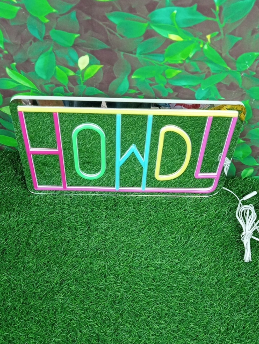 🏠 Neon 'Howdy' Wall Sign - Multicolor Home Wall Decor